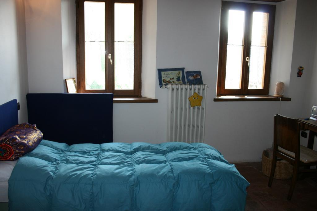 Casa Dell' Abbondanza B&B Agriturismo Vigoleno Δωμάτιο φωτογραφία