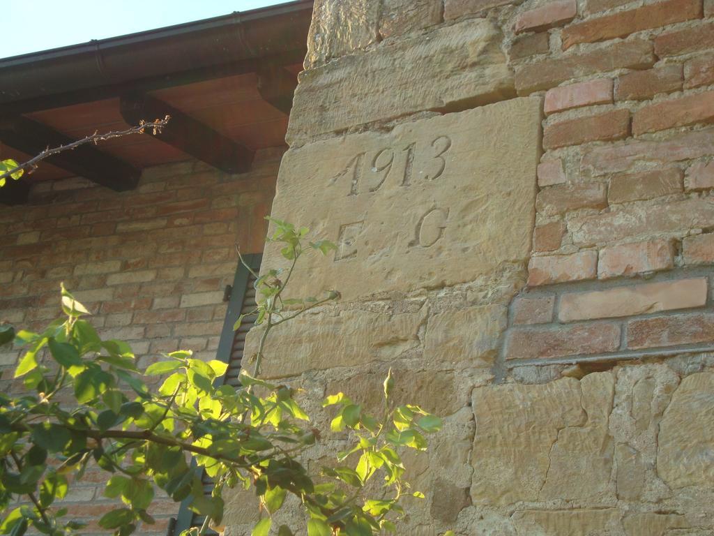 Casa Dell' Abbondanza B&B Agriturismo Vigoleno Δωμάτιο φωτογραφία