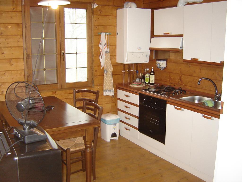 Casa Dell' Abbondanza B&B Agriturismo Vigoleno Δωμάτιο φωτογραφία